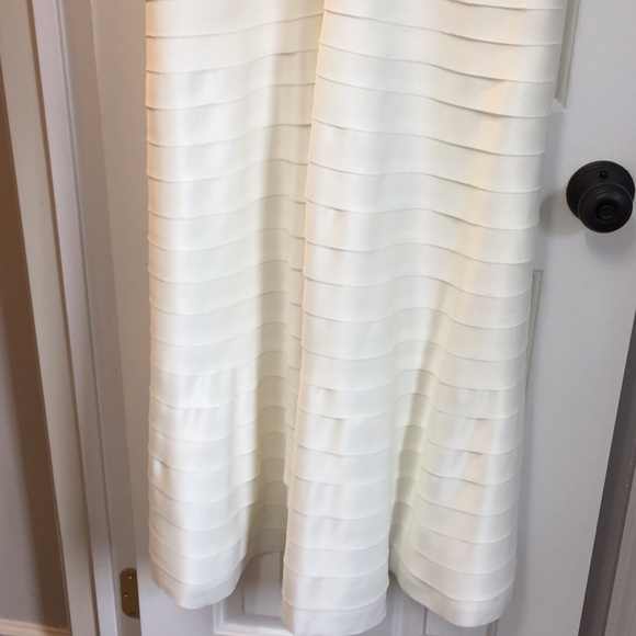 Tadashi Off White/ pale Cream Wedding Gown - Picture 5 of 8